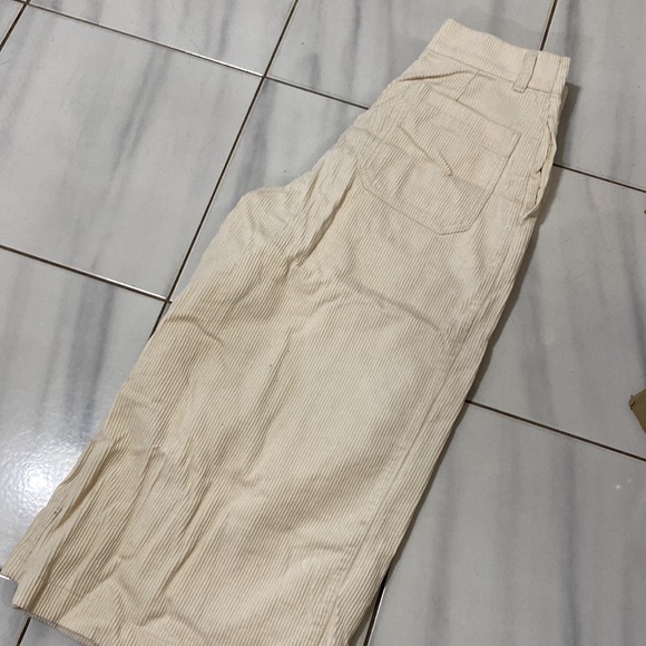 White pants - Picture 3 of 4